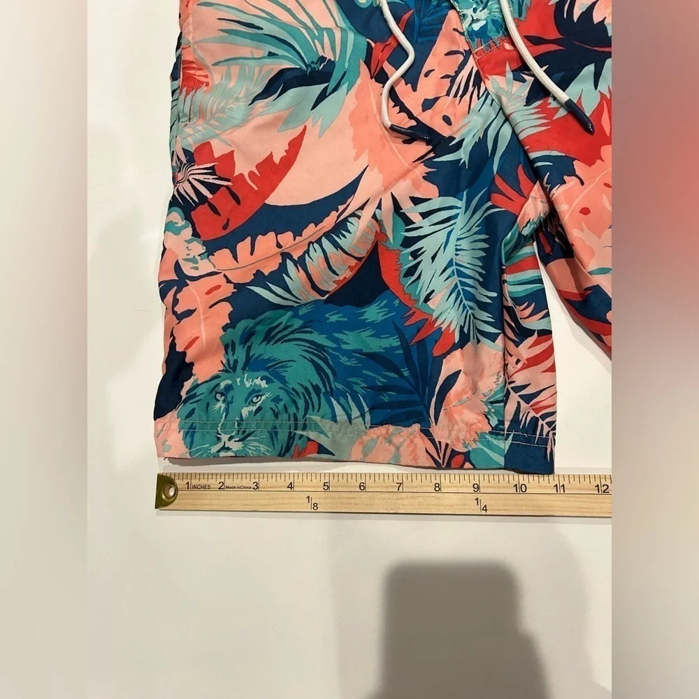 American Eagle Swim Trunks Men’s Medium Tropical Lion Blue Pink Beach